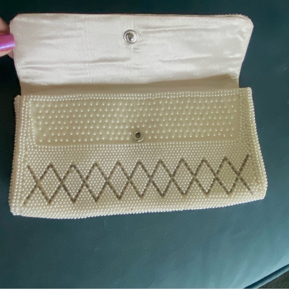 Vintage Faux Pearl Clutch - Picture 10 of 16